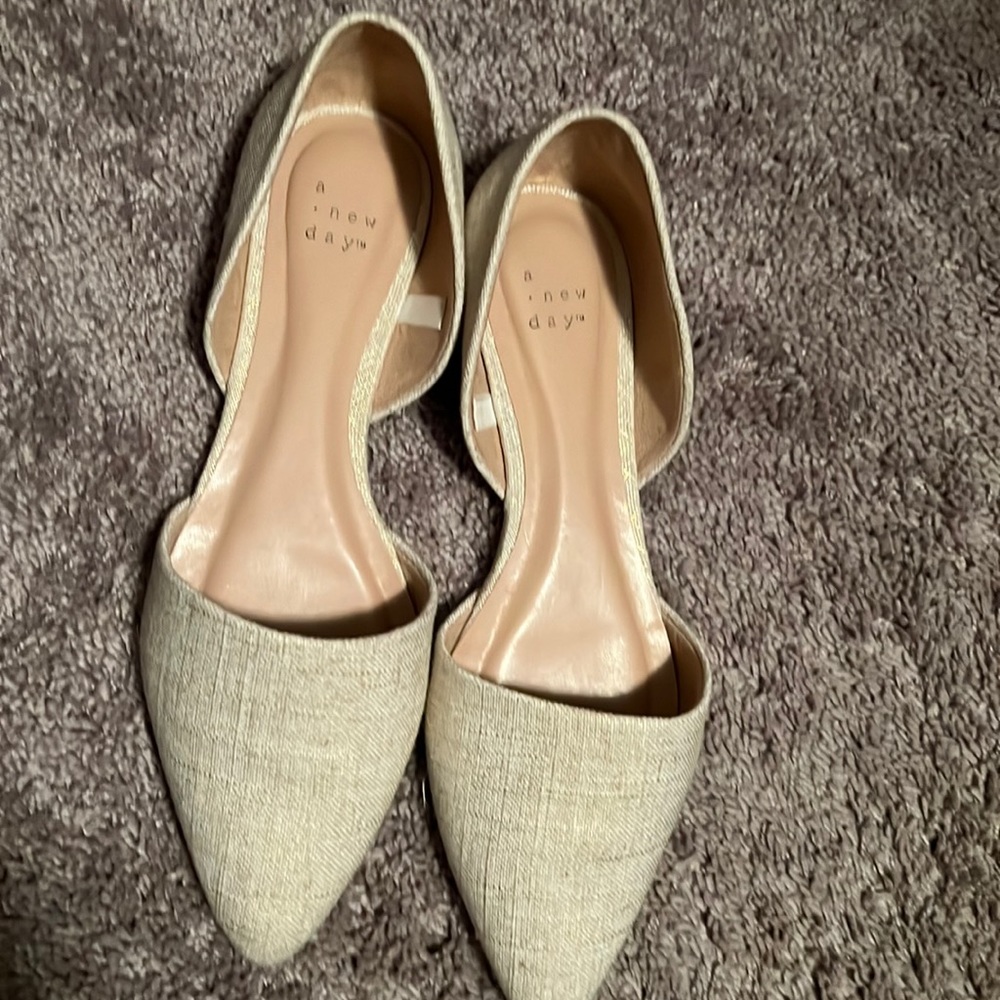 Super cute flats